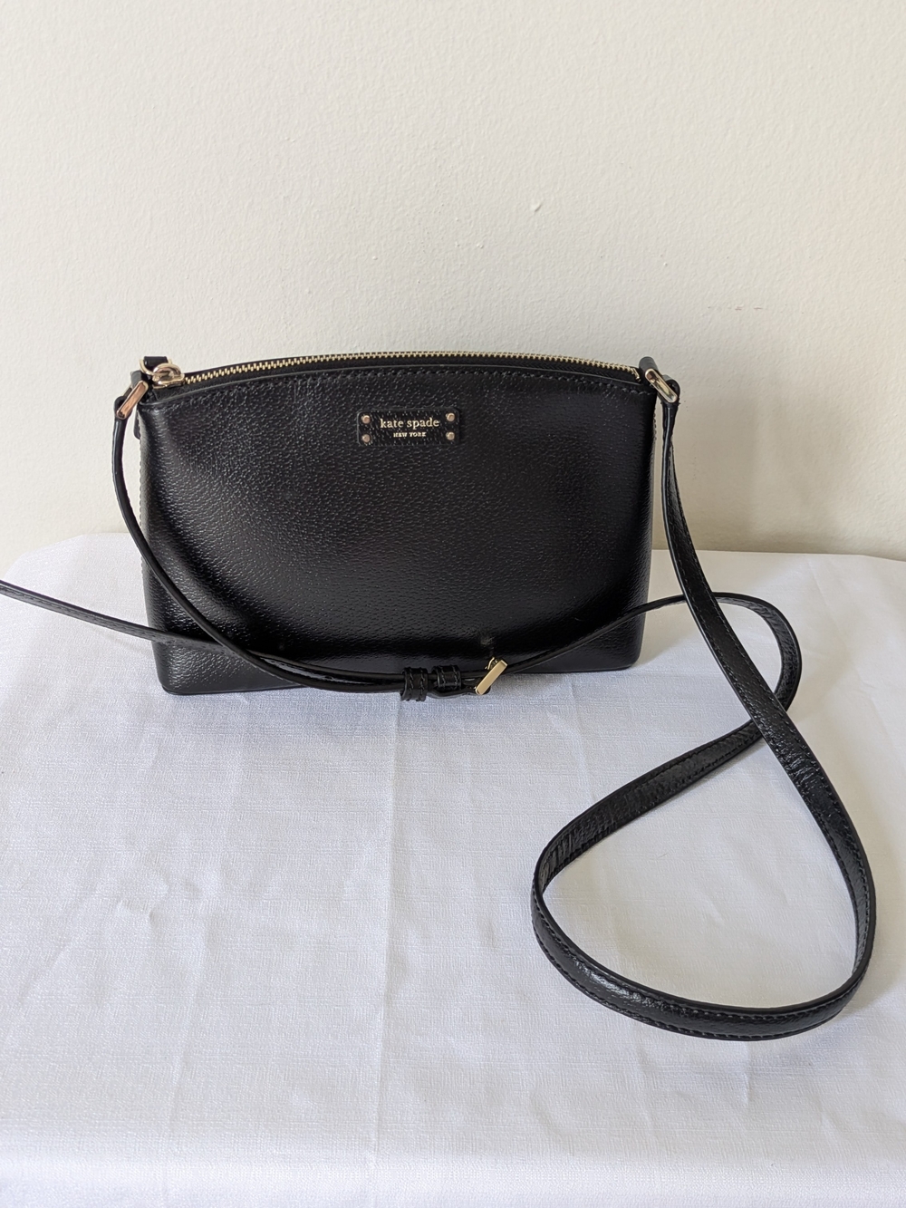 kate spade black pebbled leather crossbody bag